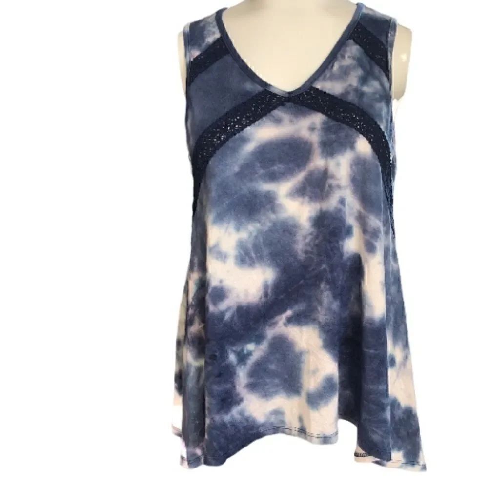 Nabee size small blue tie dye top